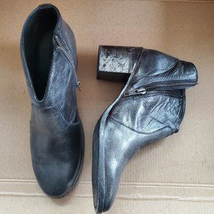 Frye Nora black & silver booties 7.5M